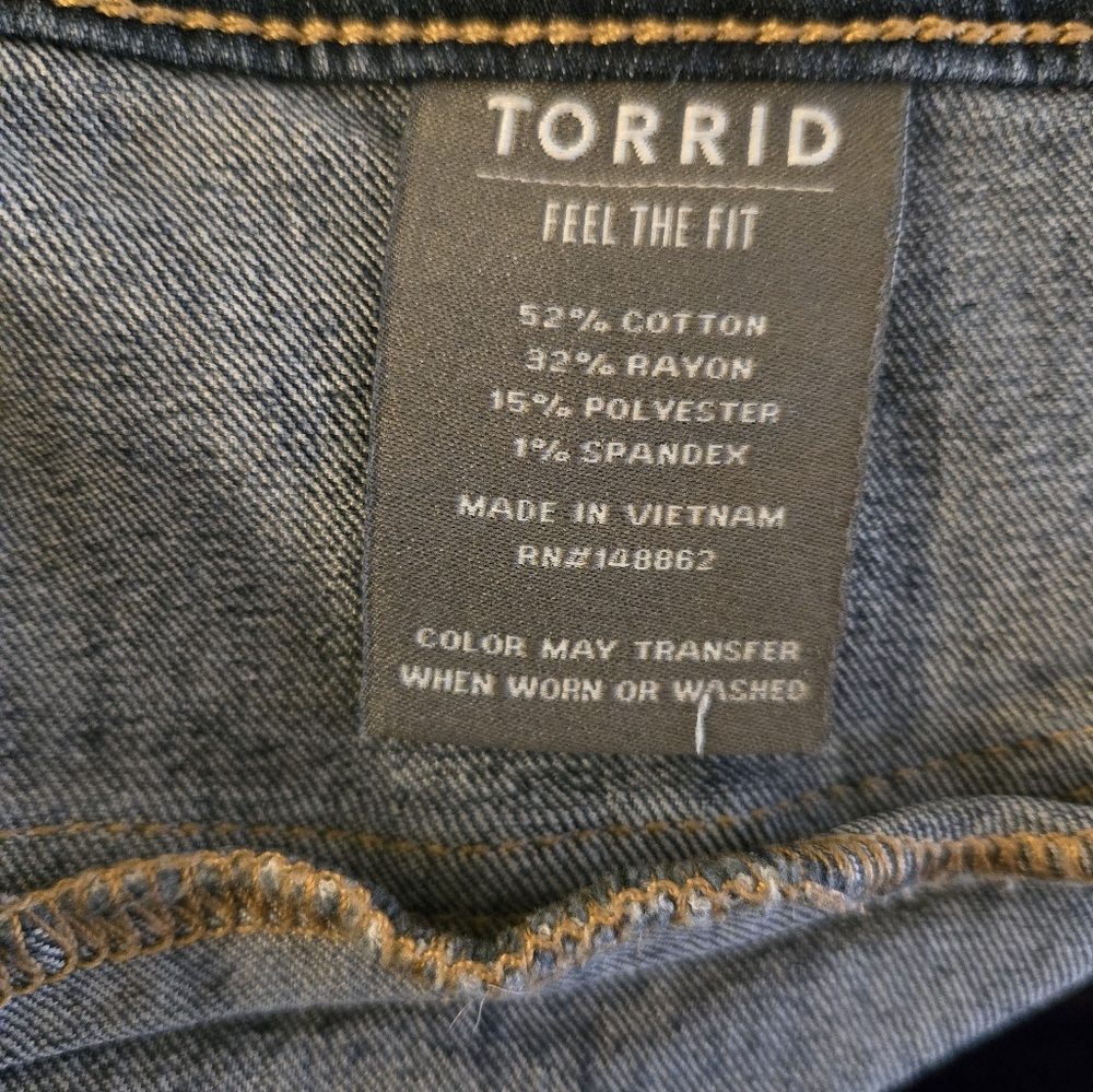Torrid 3 Button High-Rise Jegging 24R (e) - Picture 5 of 5